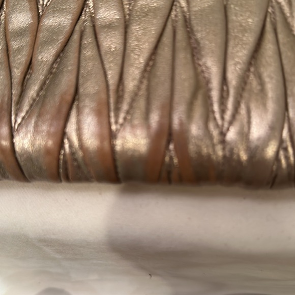 MIU MIU gold leather wallet with top zipper . - Picture 11 of 15